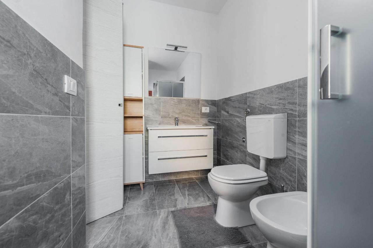 Modern Duplex With Balcony By Wonderful Italy Apartment คาตาเนีย ภายนอก รูปภาพ