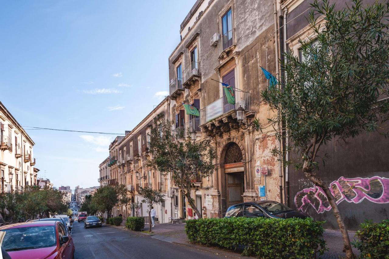 Modern Duplex With Balcony By Wonderful Italy Apartment คาตาเนีย ภายนอก รูปภาพ